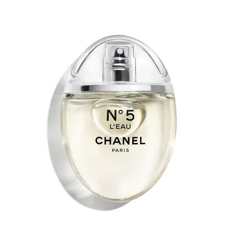 chanel au fil de l'eau|Chanel 2022 no5 edition.